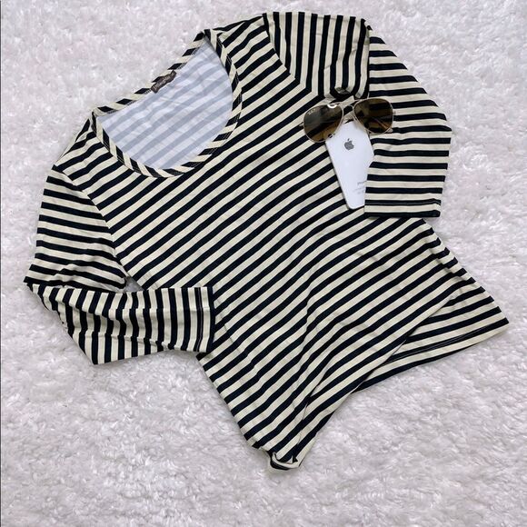 J. McLaughlin Striped Strechy 3/4 Sleeve Shirt - Picture 1 of 6